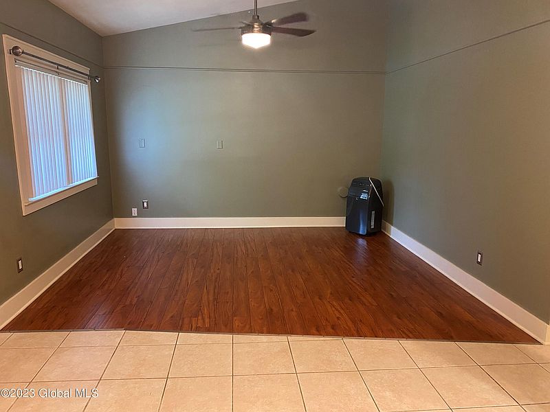 4th image of 39 Suncrest Drive #A&B