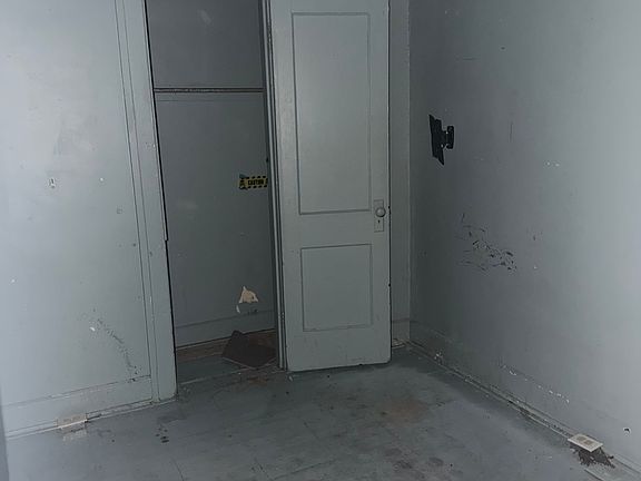 4th image of 3626 E New York St