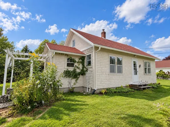 7731 Highway 329, East River Pt, NS B0J 1T0