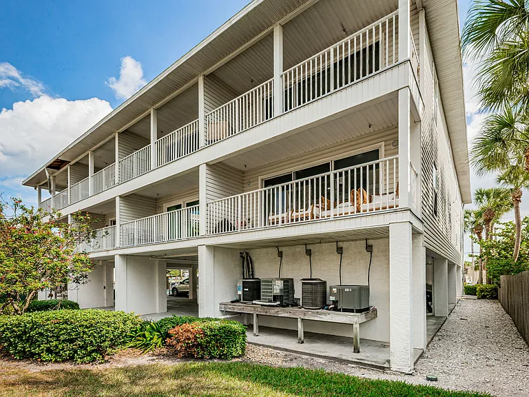1412 Gulf Blvd #102 — Photo 30
