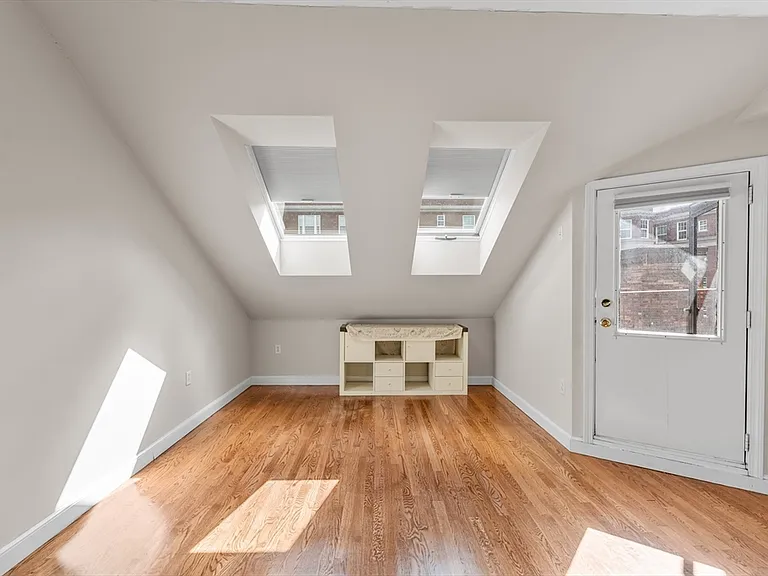 25 Bay State Rd #6 — Photo 14