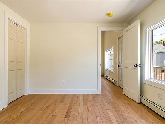 5th image of 112 Hendrick St