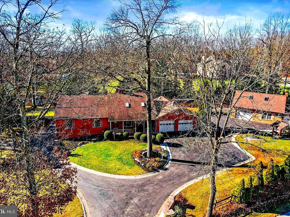 1st image of 320 Dubs Church Rd