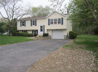 106 Briarwood Dr, South Kingstown, RI 02879