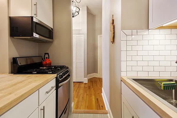 Sold by Prestige Property Group LLC | media 26