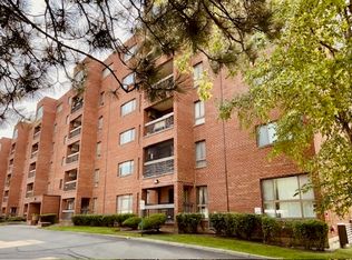 701 Forum Sq UNIT 101, Glenview, IL 60025