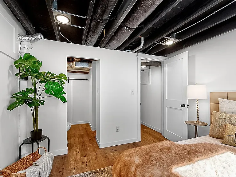 4840 Hillside Ave — Photo 13