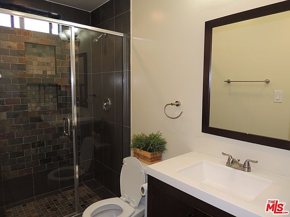 4th image of 511 Ashland Ave #A
