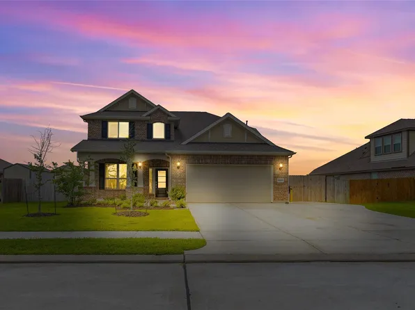 9818 Colonial Downs Dr, Mont Belvieu, TX 77523