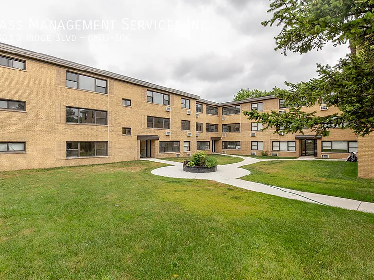 6801-09 N Ridge Blvd — Photo 1