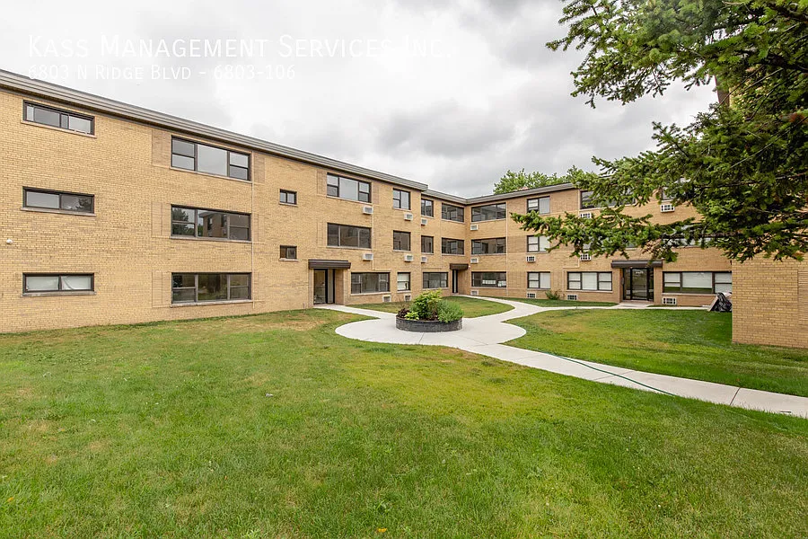 6801-09 N Ridge Blvd