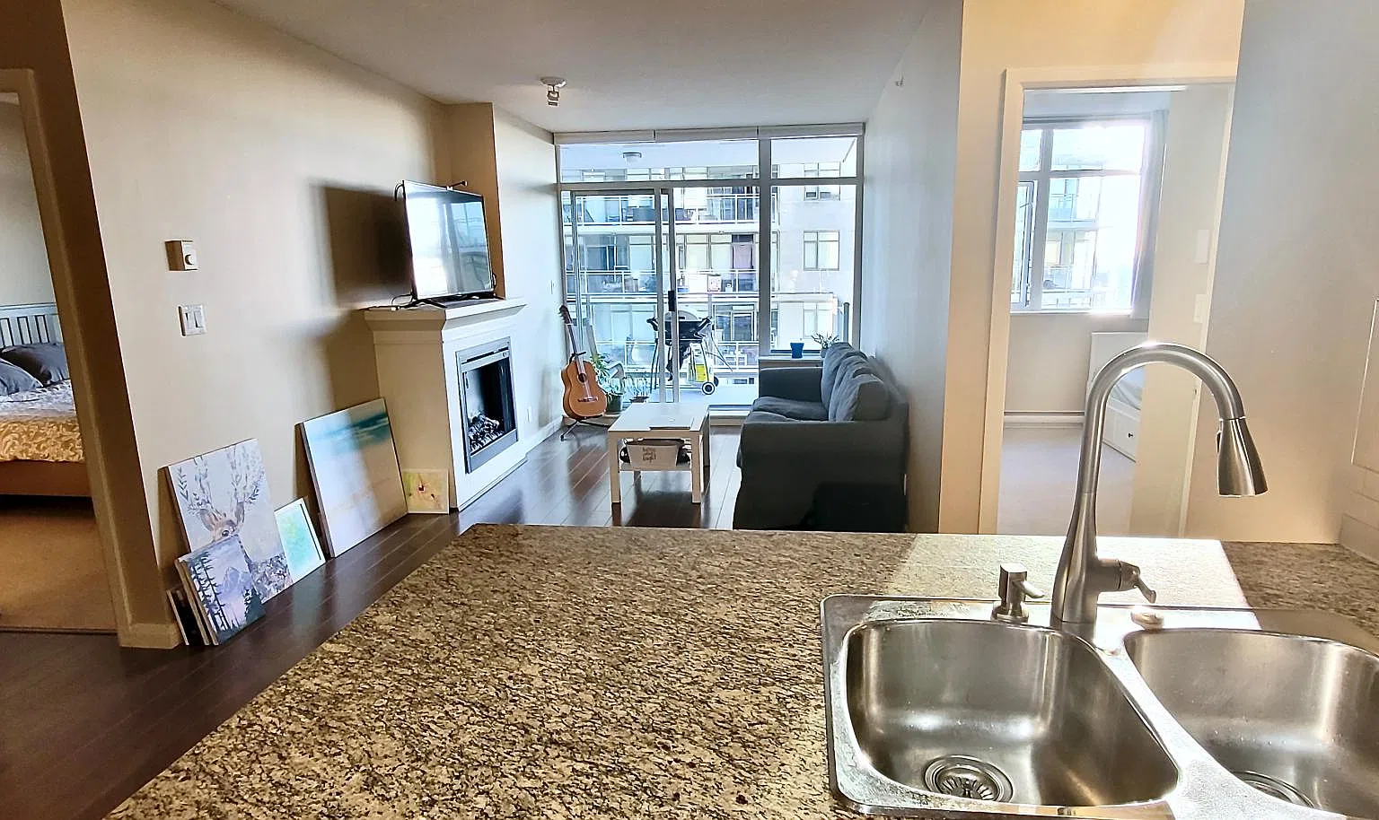 2 bed, 830 sqft, $2,700 — Photo 3