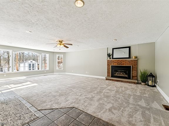 4th image of 6144 Bellevue Dr