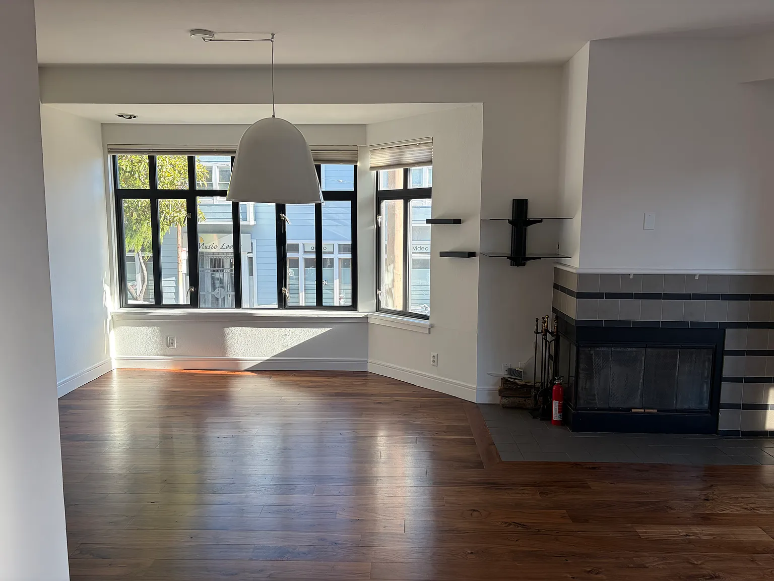 2 bed, 1278 sqft, $9,500 — Photo 4