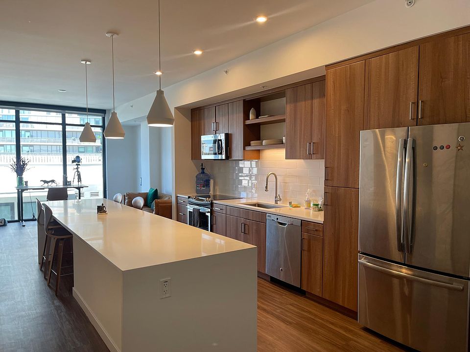 1st image of 301 14th St #601