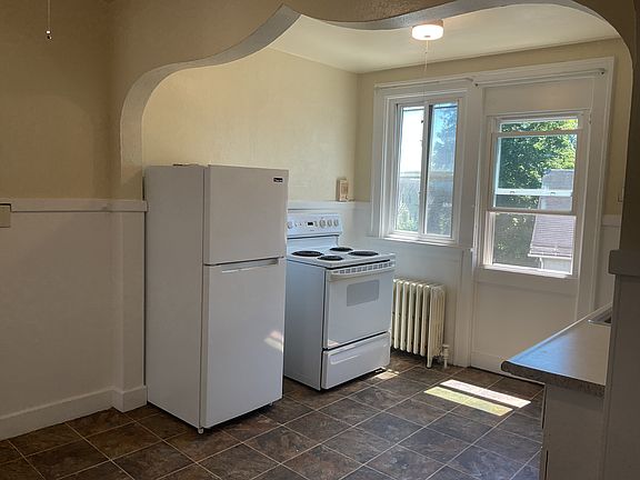2nd image of 539 Linwood Ave APT 5