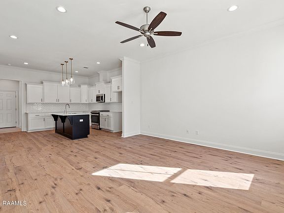 2nd image of 105 Grenadine Dr
