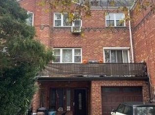 7120 58th Rd, Maspeth, NY 11378