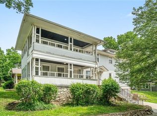 1302 Rockhurst Rd, Kansas City, MO 64110