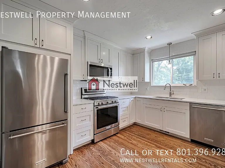 1335 E Maplewood Dr — Photo 17