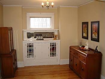 4th image of 1439 Asbury St