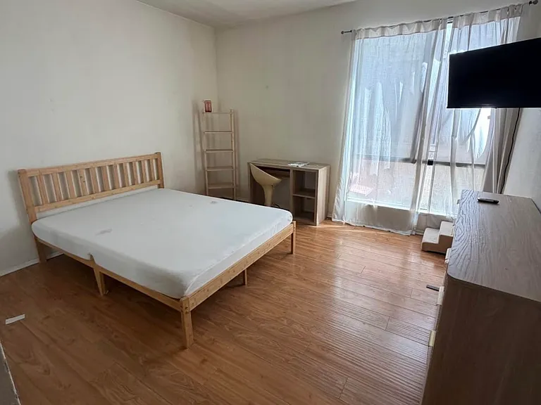 2332 Illion St — Photo 5