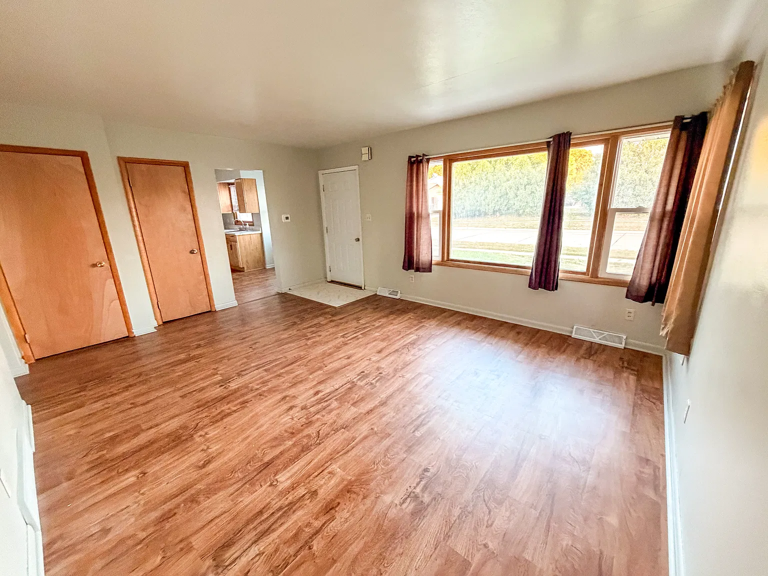 4 bed, 1145 sqft, $1,700 — Photo 4