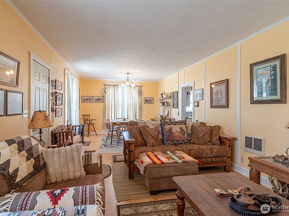 5th image of 105 W 9th Avenue