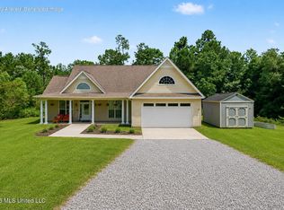 90 Percy Oneal Rd, Mc Henry, MS 39561