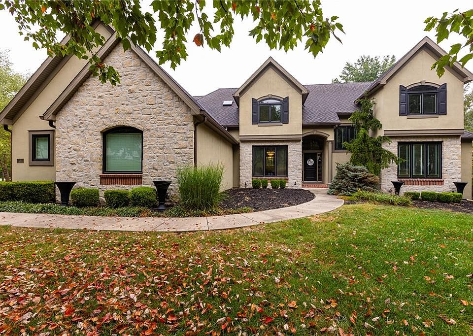 1st image of 2116 Winding Woods Dr