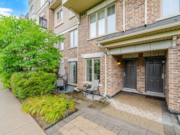2441 Greenwich Dr #37, Oakville, ON L6M 0S3