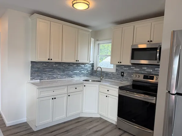 798 S Broadway, Lindenhurst, NY