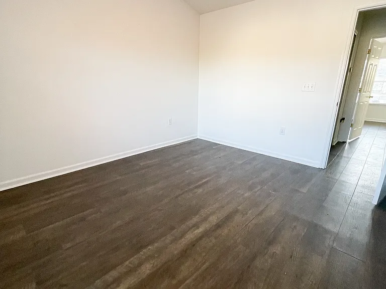201 Yellow Hawthorn Cir — Photo 13