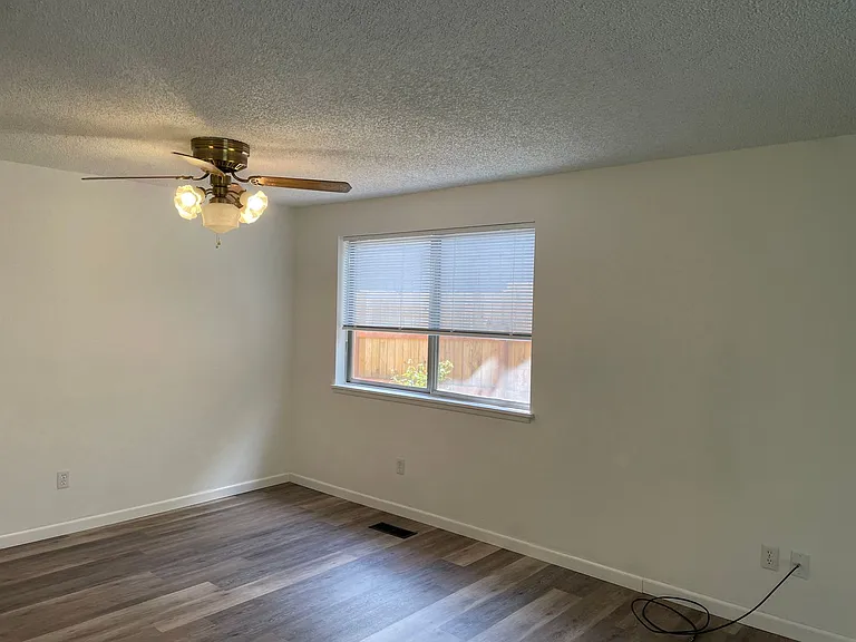 581 N Wexford Cir — Photo 10
