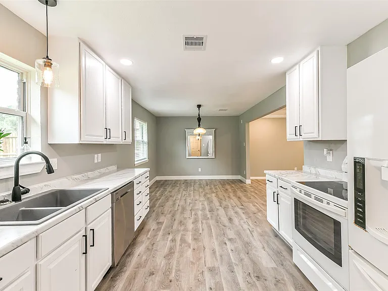 207 Woodvale Dr — Photo 16