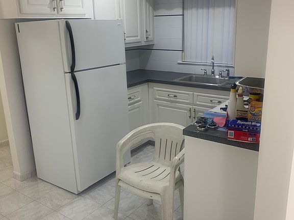 2nd image of 80 Amsterdam Ave #1
