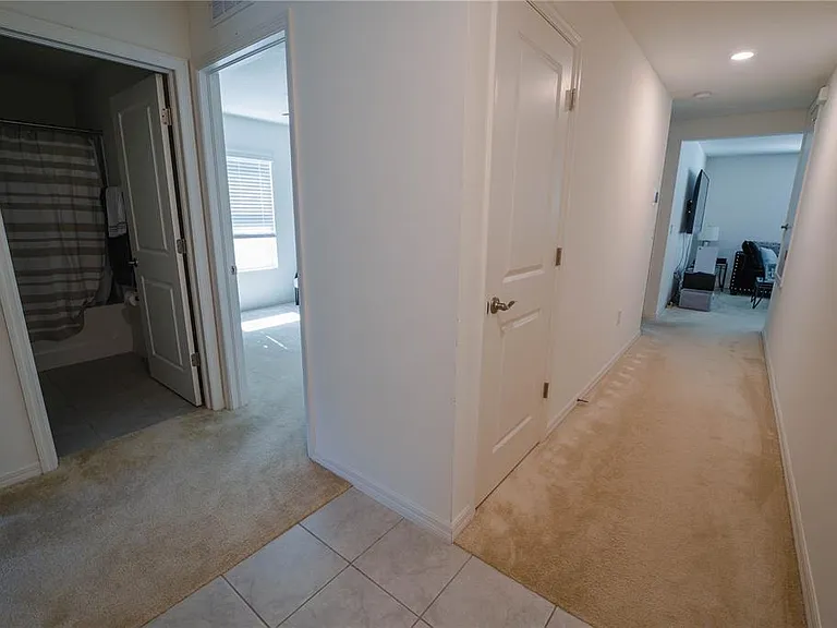 10561 Laguna Plains Dr — Photo 22