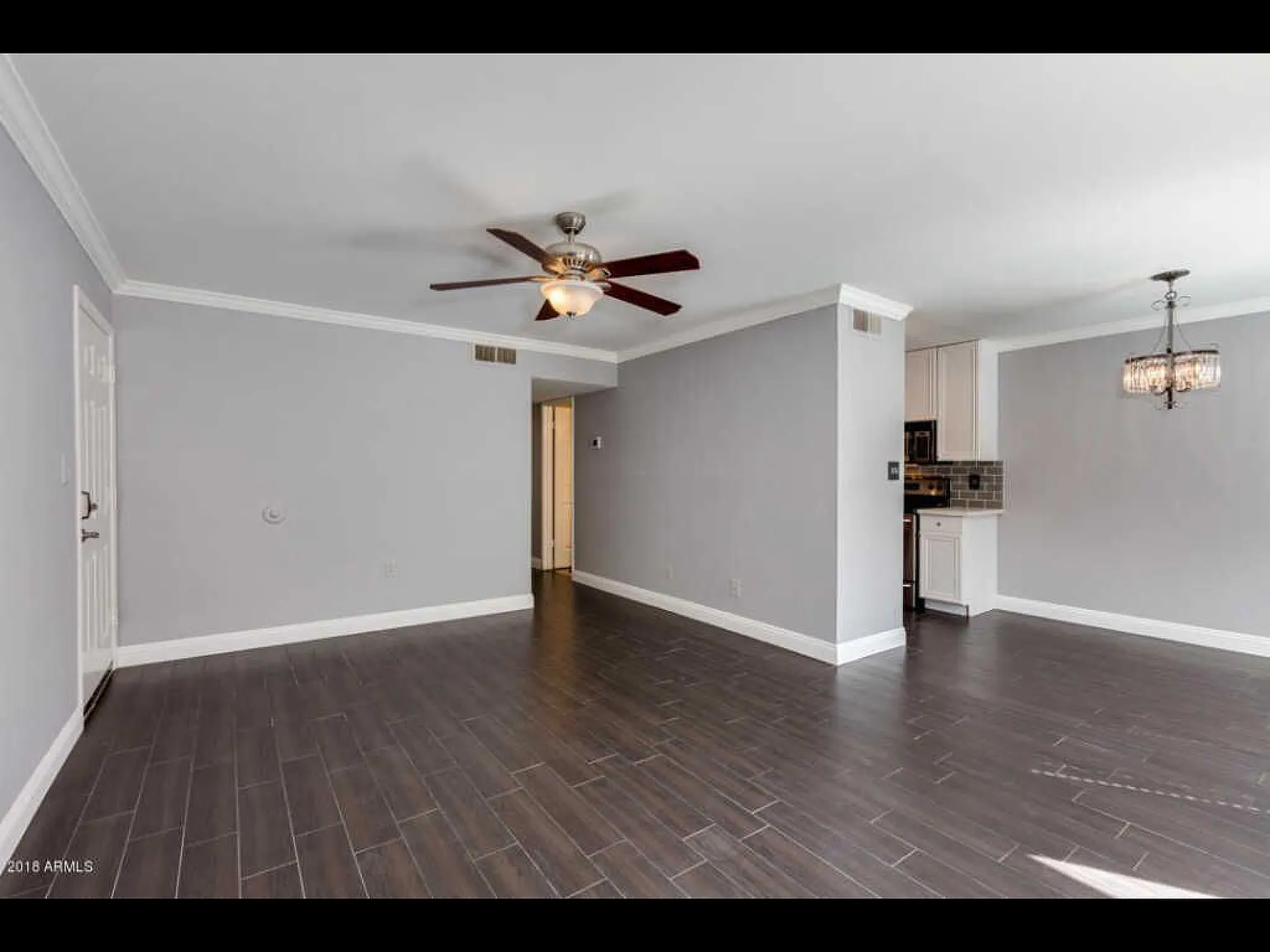 2 bed, 955 sqft, $1,900 — Photo 2