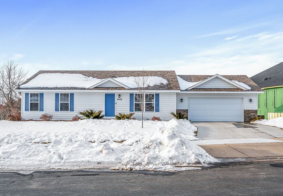 1st image of 2402 Valley Dr