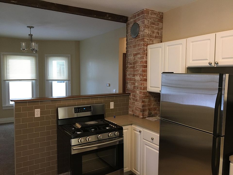 Open concept living/kitchen area