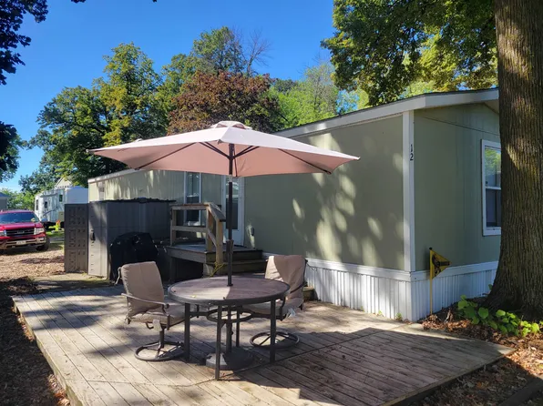 92 Rohr St #12, Arnolds Park, IA 51331