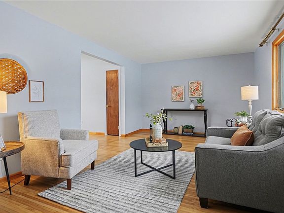 3rd image of 29 Amesbury Rd