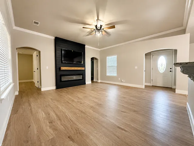 1403 SW 61st Ave — Photo 2