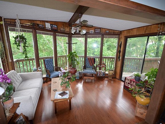 4th image of 69 Tamworth Cir