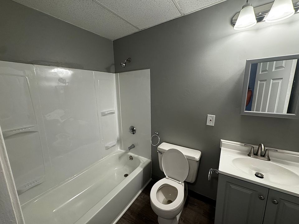 1st image of 301 Main St APT 206