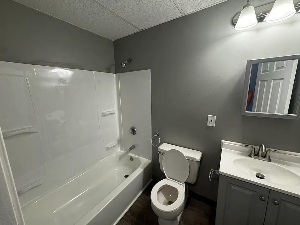 301 Main St #206