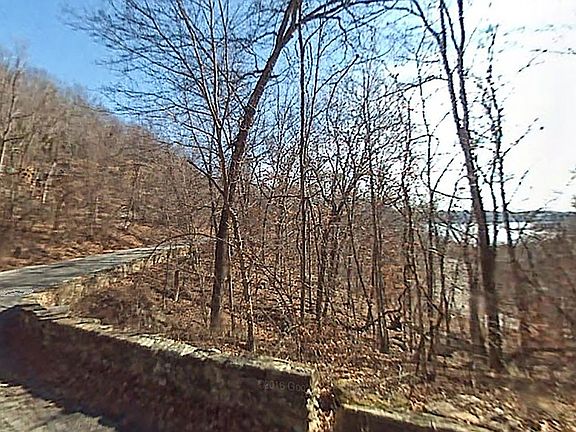 4th image of 00 Dogwood Dr