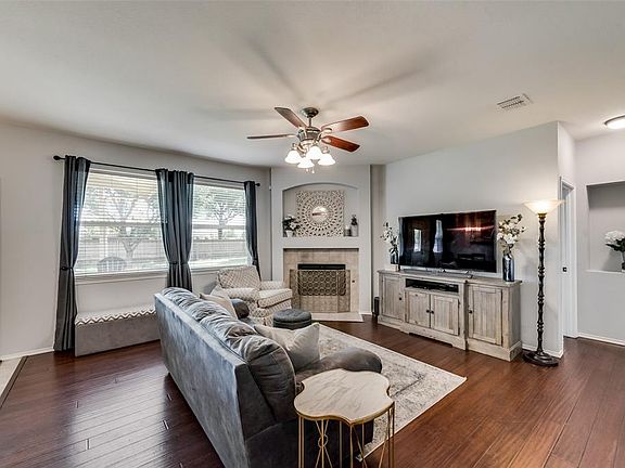 3rd image of 2916 Scott Pl