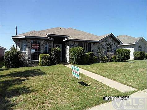 1st image of 813 Applewood Dr