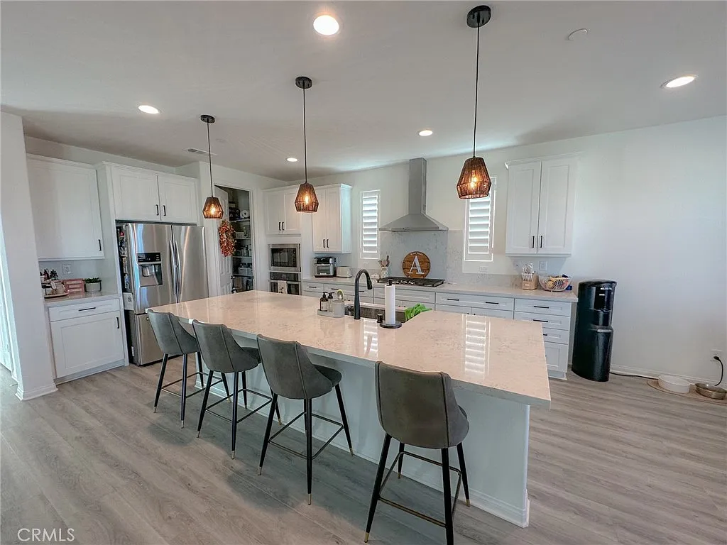 5 bed, 3.5 bath, 3182 sqft, $4,700 — Photo 1